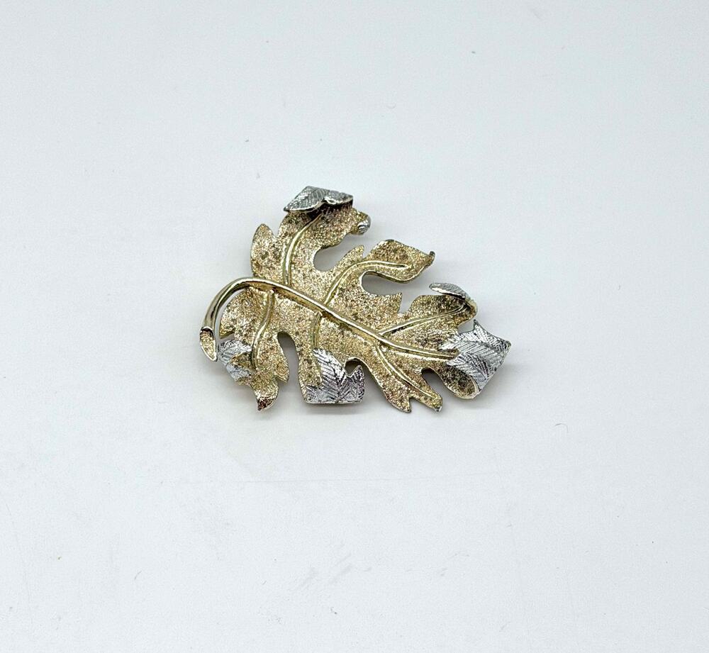 Vintage Sarah Coventry Windfall Oak Leaf Brooch Gold Silver Tone Signed 1962